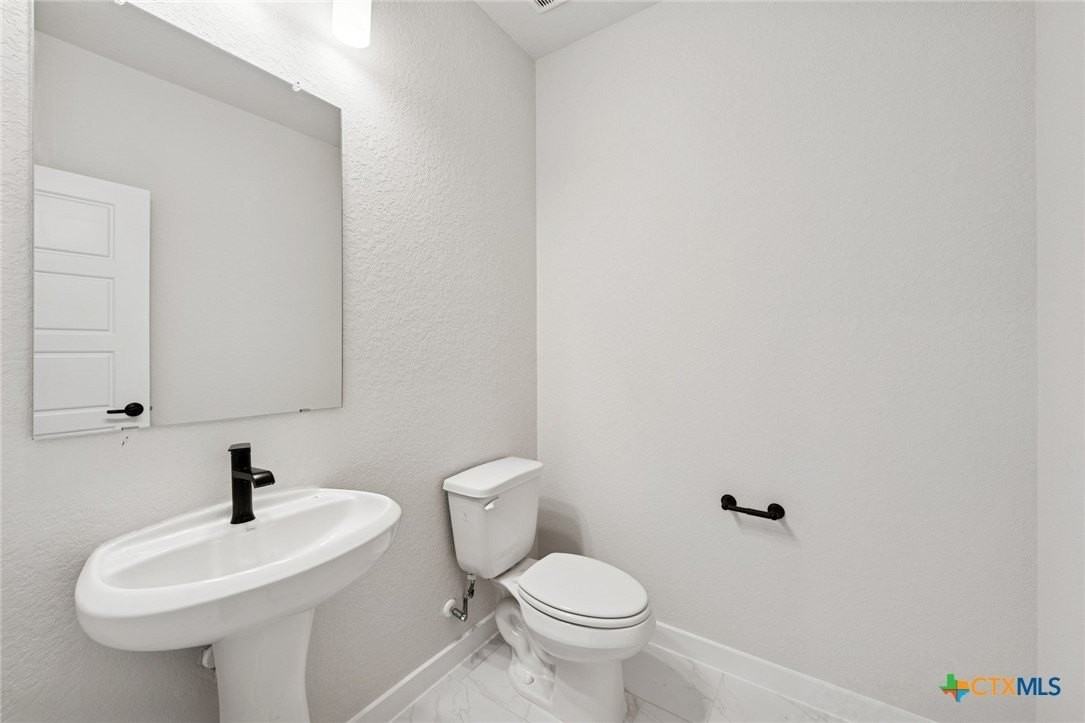 129 Radnor Rd - Photo 4 of 17