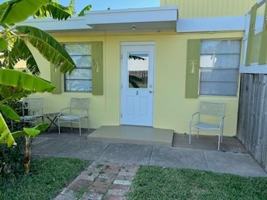 featured image of 202 N Yturria St