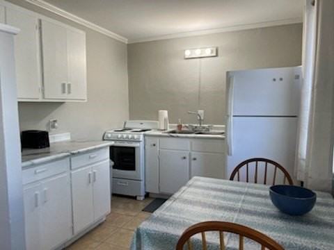 202 N Yturria St - Photo 4 of 7