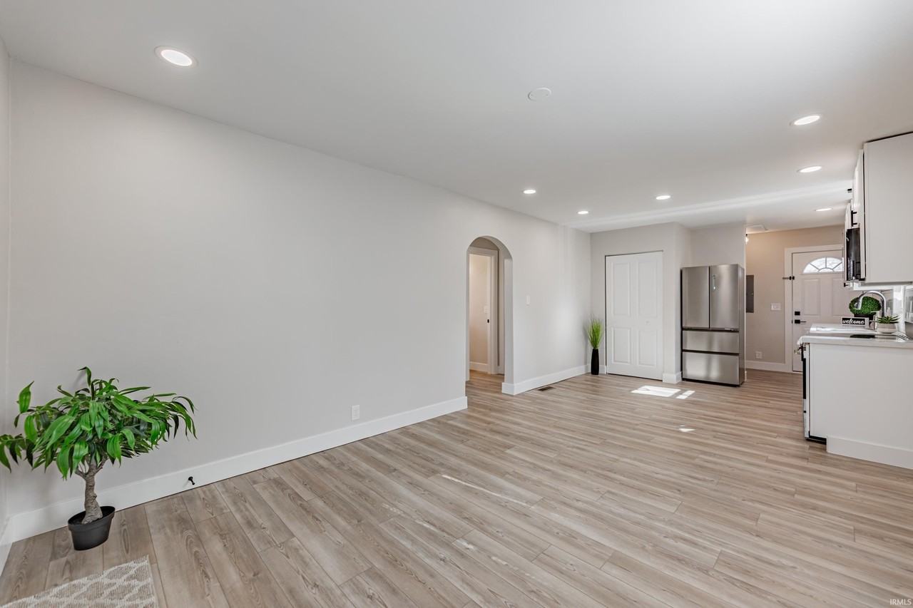 20 S Villa Dr - Photo 3 of 26