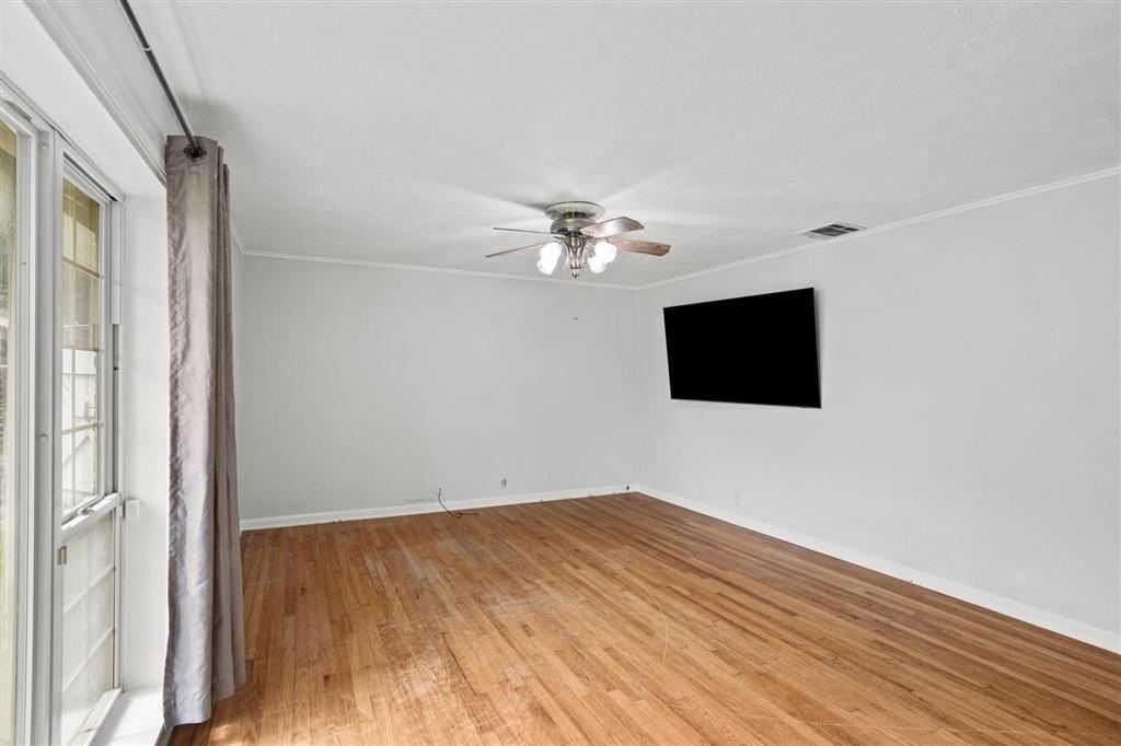 2207 Clooney St - Photo 6 of 18