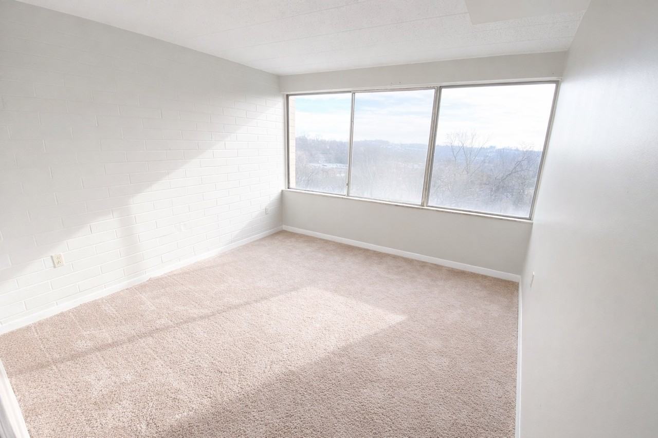 500 HOODRIDGE DRIVEAPT 406 #406 - Photo 5 of 16