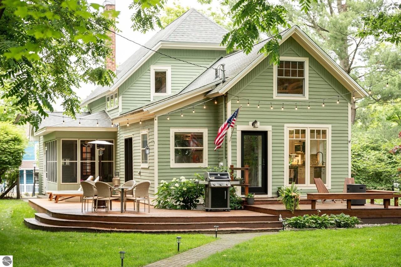 828 Washington St - Photo 3 of 50