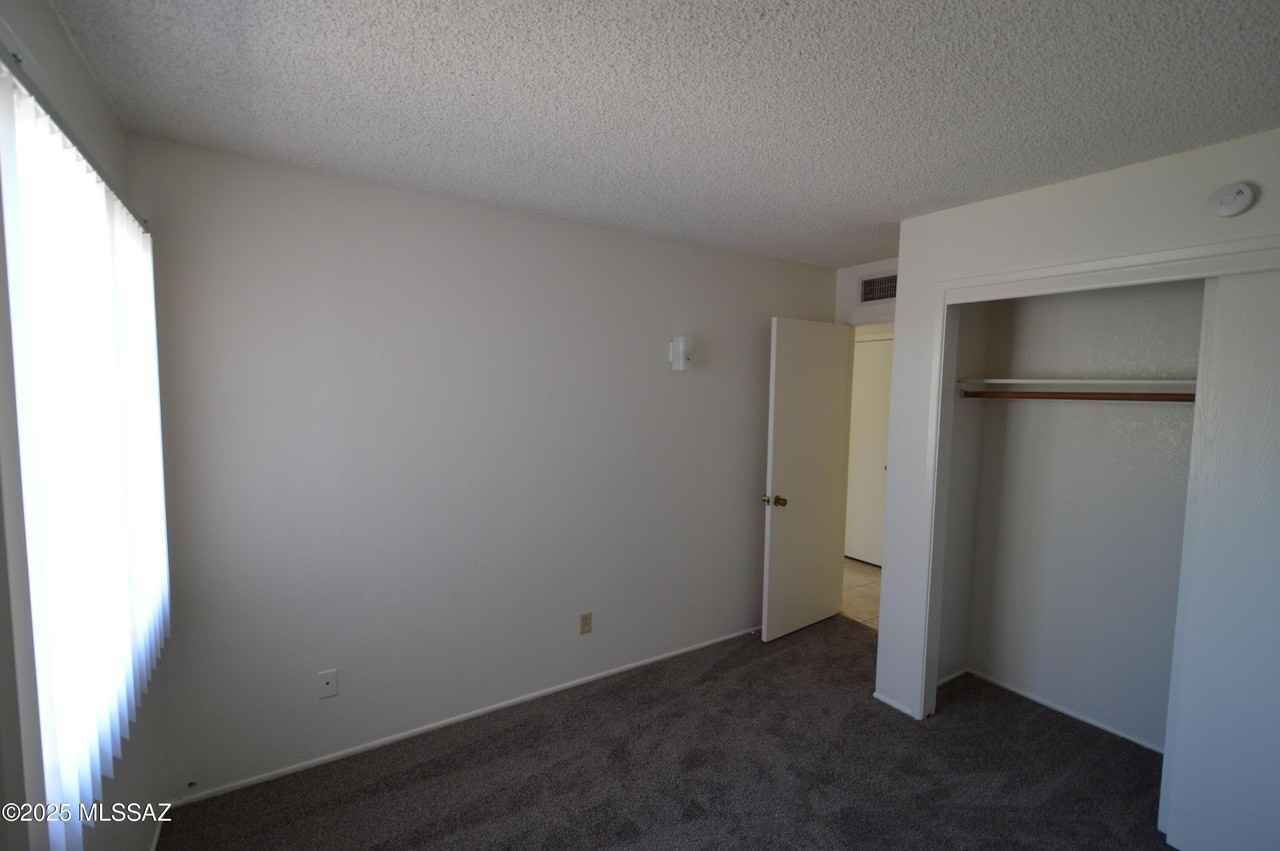 2427 N Orchard Ave - Photo 4 of 7