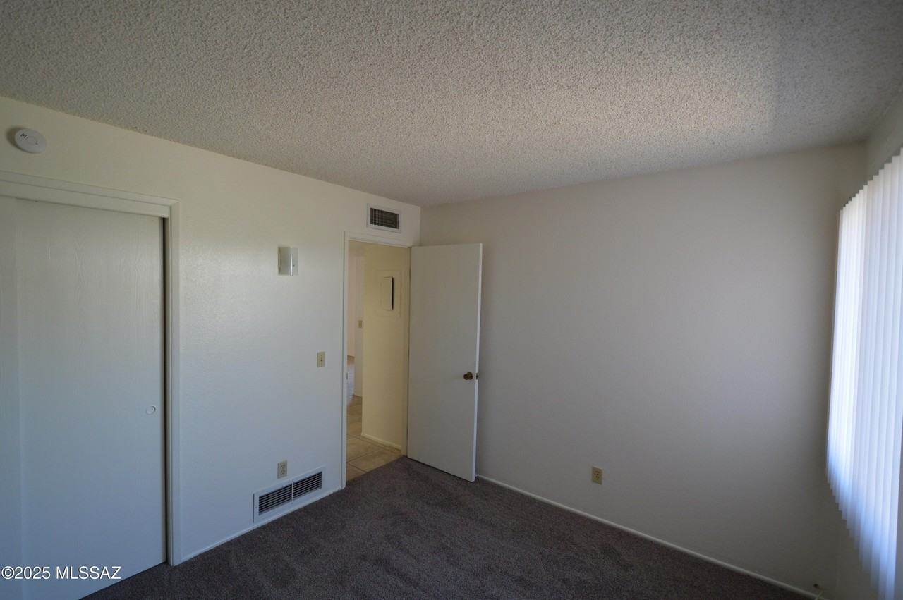 2427 N Orchard Ave - Photo 5 of 7