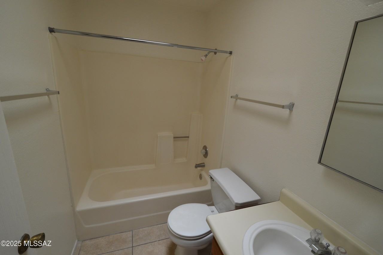 2427 N Orchard Ave - Photo 6 of 7