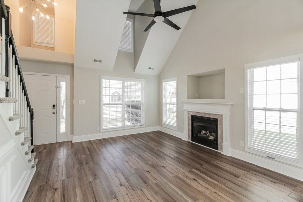 1412 Williamsburg Ln - Photo 7 of 17