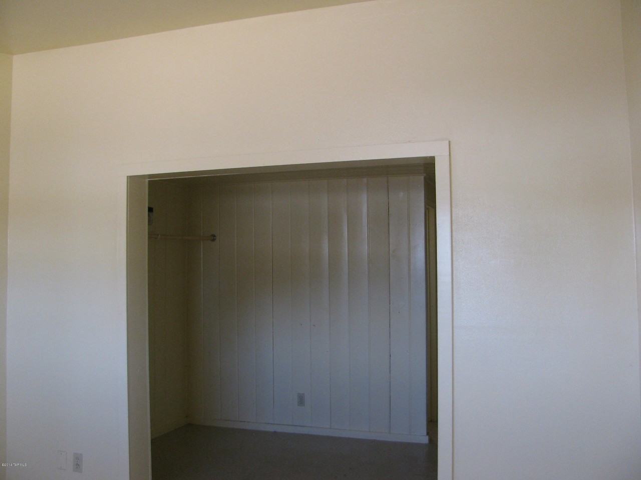 2411 E Menor Stra - Photo 5 of 10