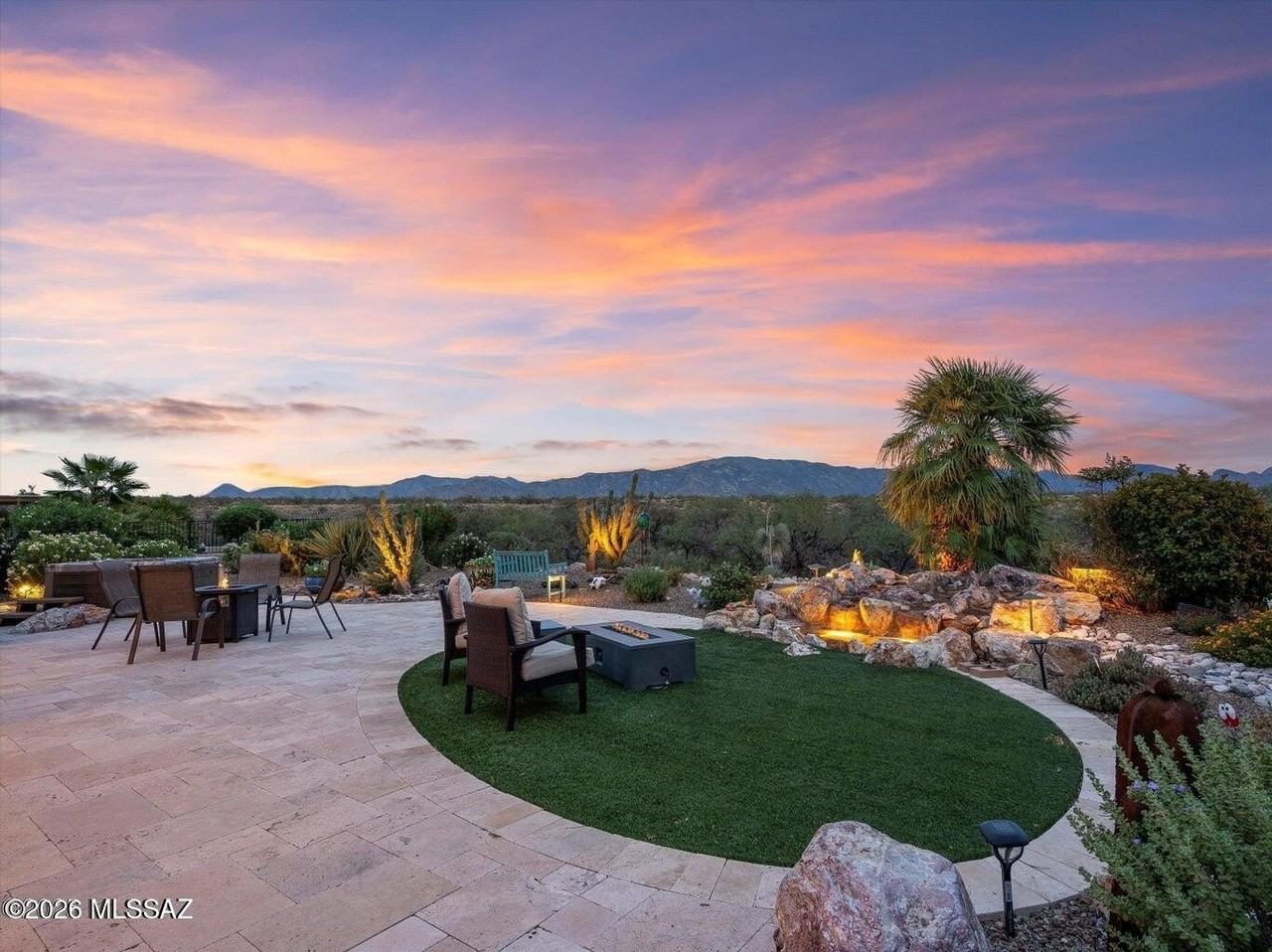 60233 E Ankole Dr - Photo 3 of 40