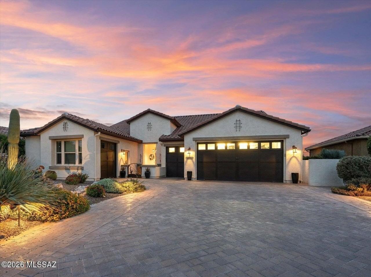 60233 E Ankole Dr - Photo 5 of 40