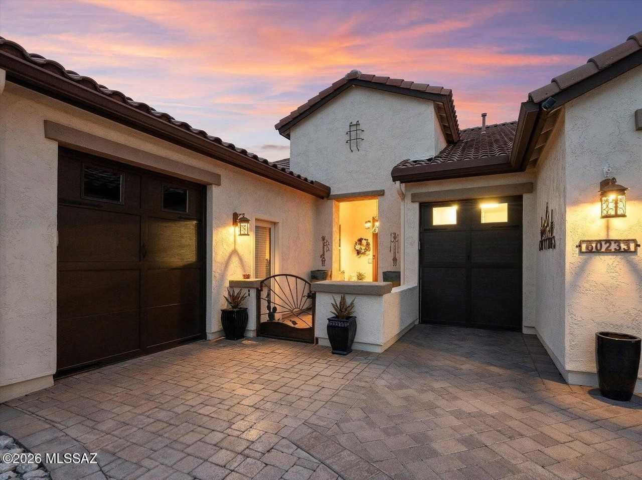 60233 E Ankole Dr - Photo 6 of 40