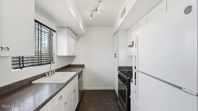 101 E University Blvd Apt 1 #1 - Photo 6 of 17