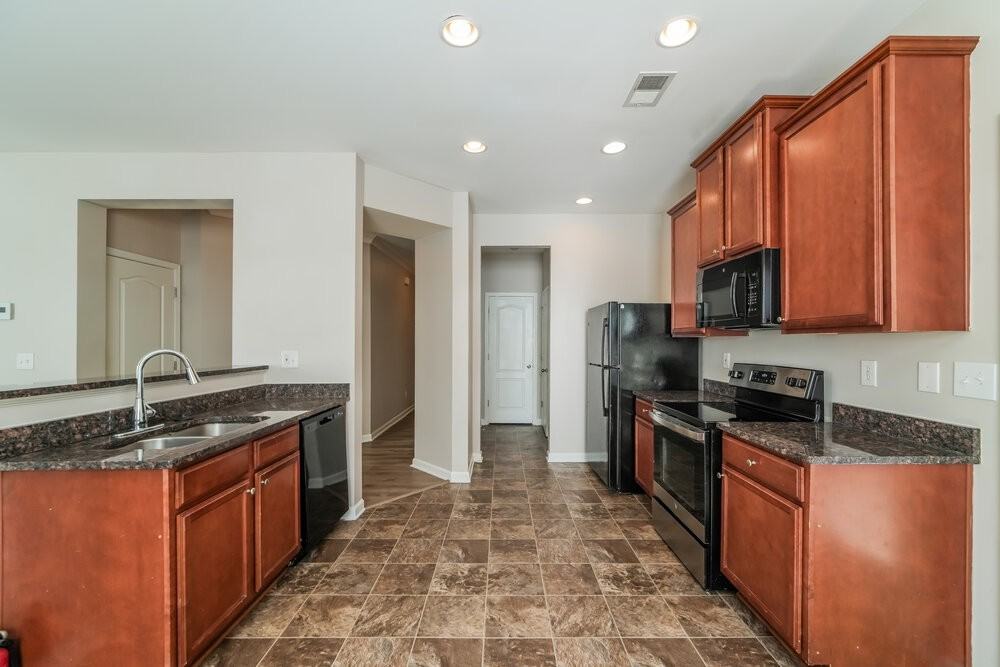 3732 Humber Ct - Photo 7 of 17