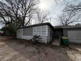 featured image of 919 Richmond Rd