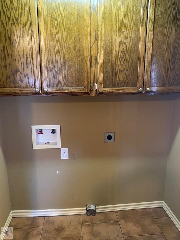 209 E 37th St - Photo 7 of 11