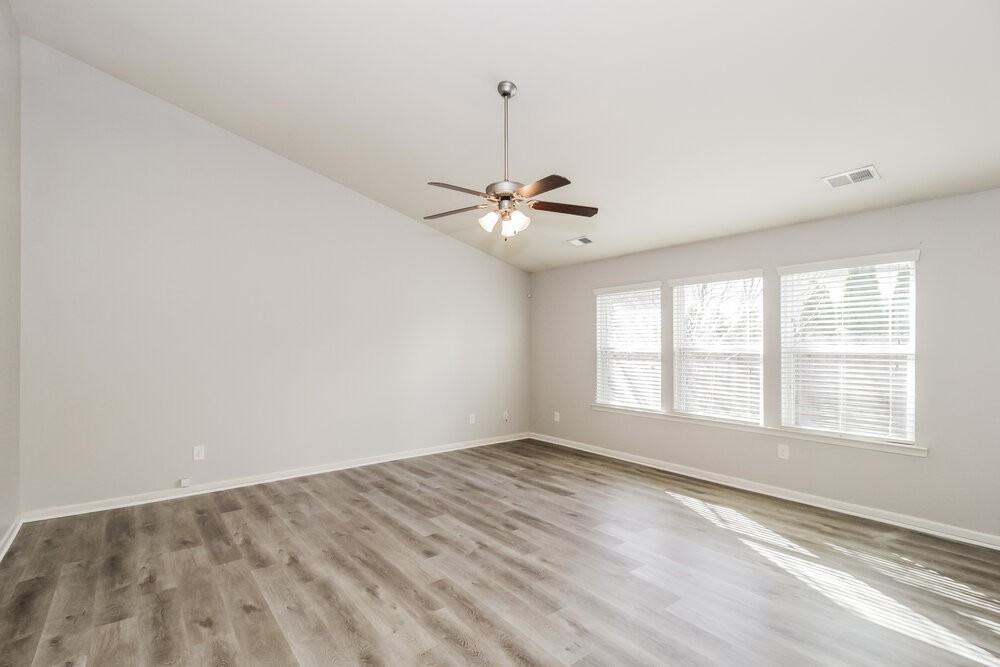 162 High Point Way - Photo 3 of 16