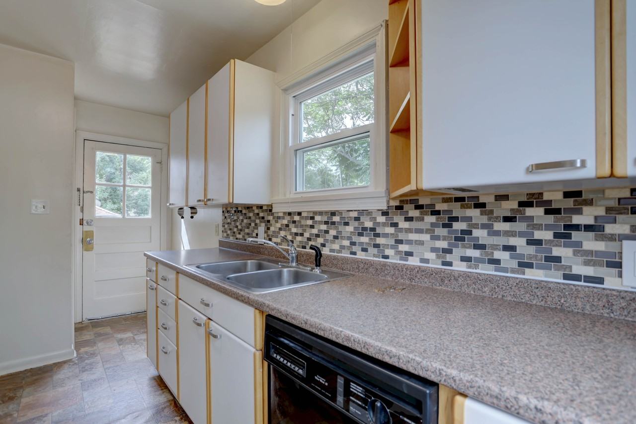 1902 Washington Ave #1 - Photo 7 of 23