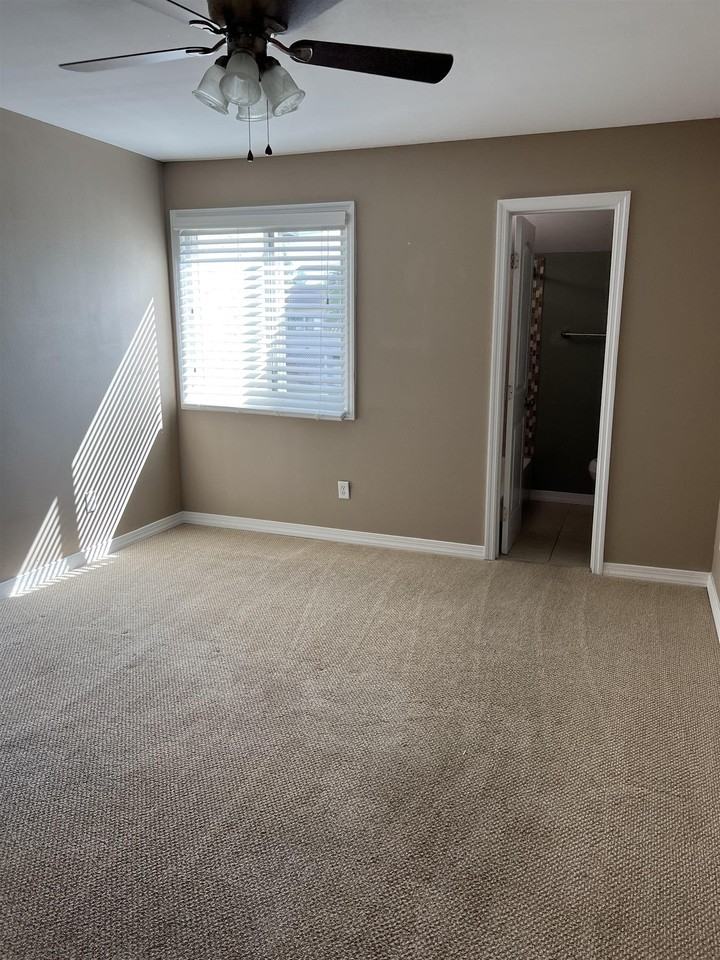 1309 Airport Dr Apt C09 #C09 - Photo 6 of 22