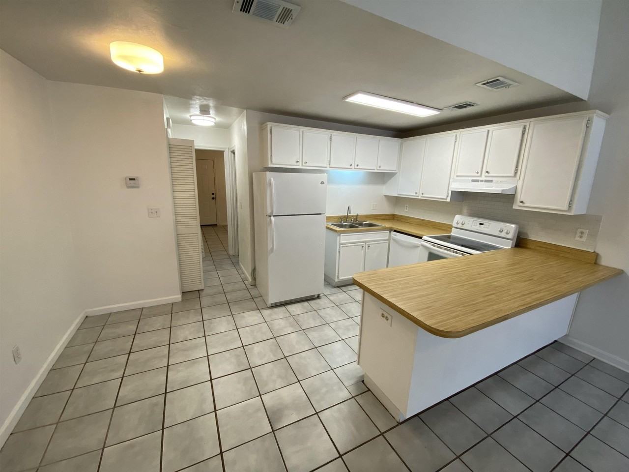 1242 High Rd - Photo 7 of 10