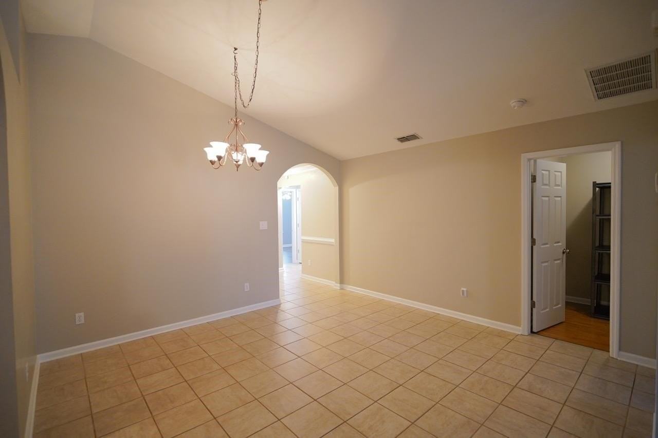 731 Ty Ty Rd - Photo 4 of 40