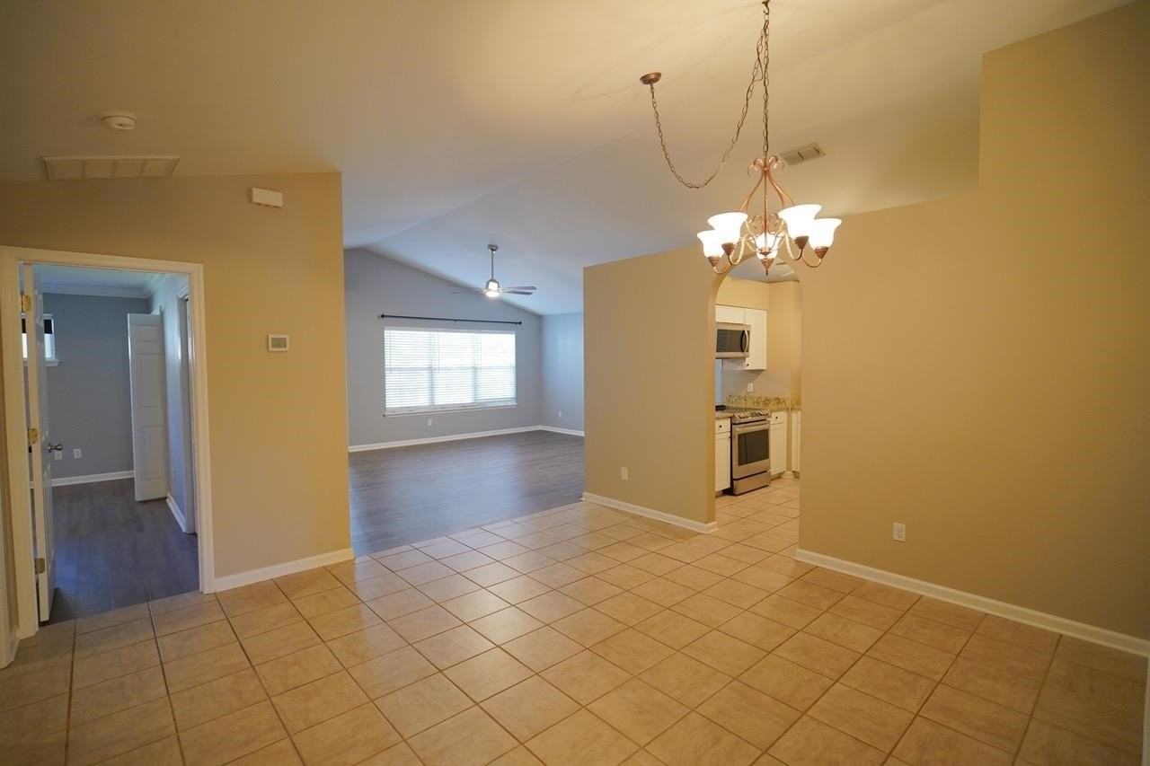 731 Ty Ty Rd - Photo 5 of 40