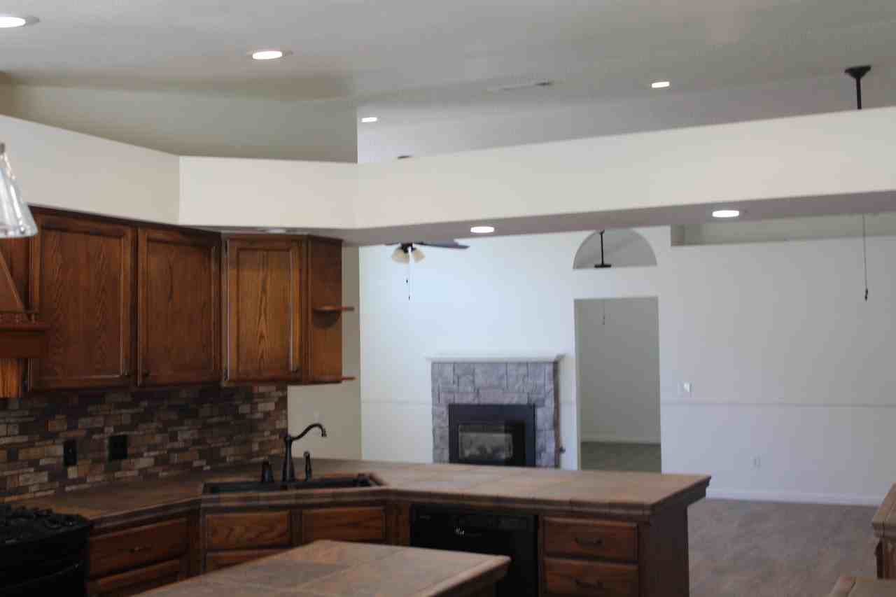 5123 W Iris Ct - Photo 6 of 15