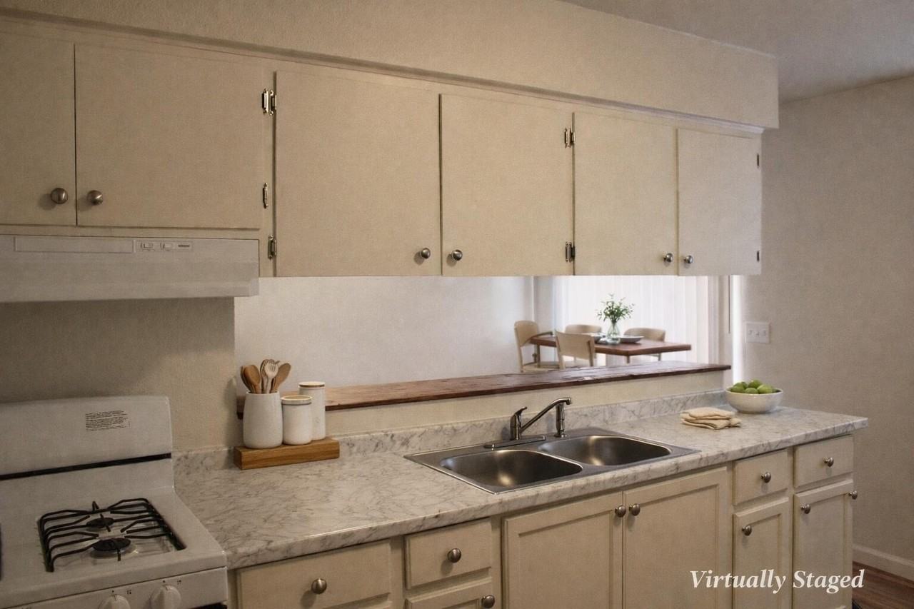 137 N B St - Photo 4 of 6