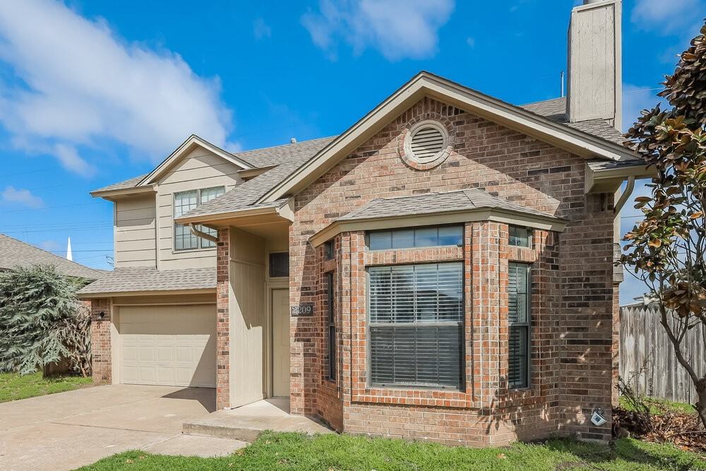 2209 Sw 135th Pl - Photo 4 of 17