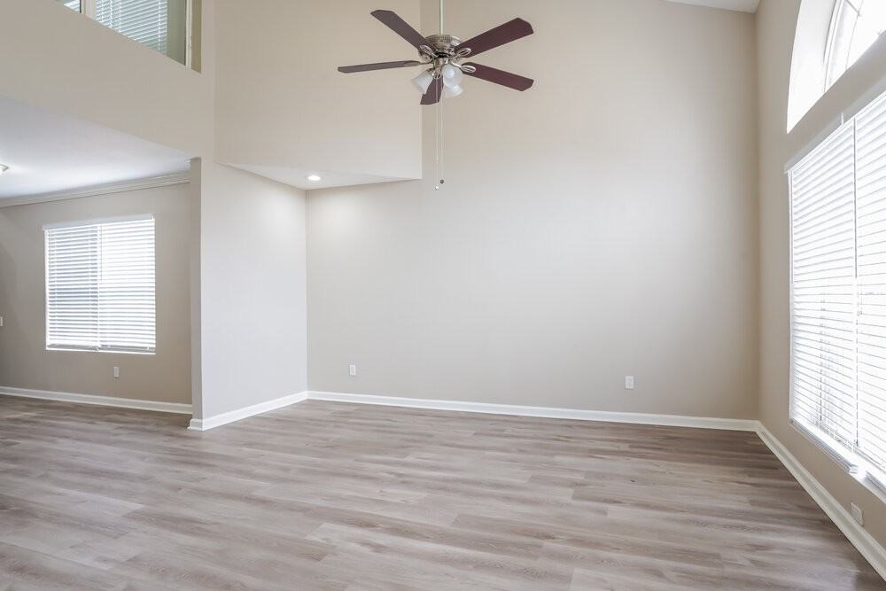 5218 Prairie Creek Dr - Photo 4 of 17