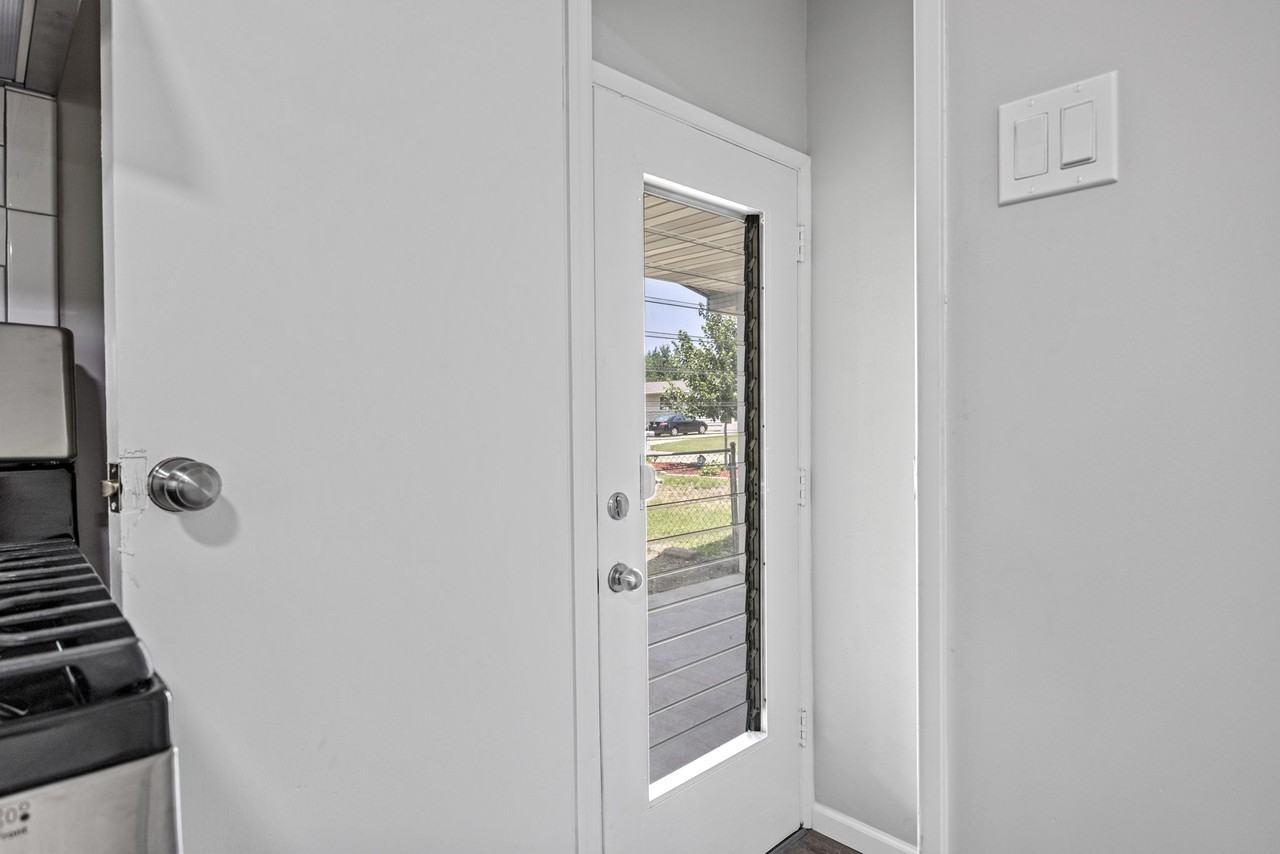 906 Chula Dr #1 - Photo 5 of 20