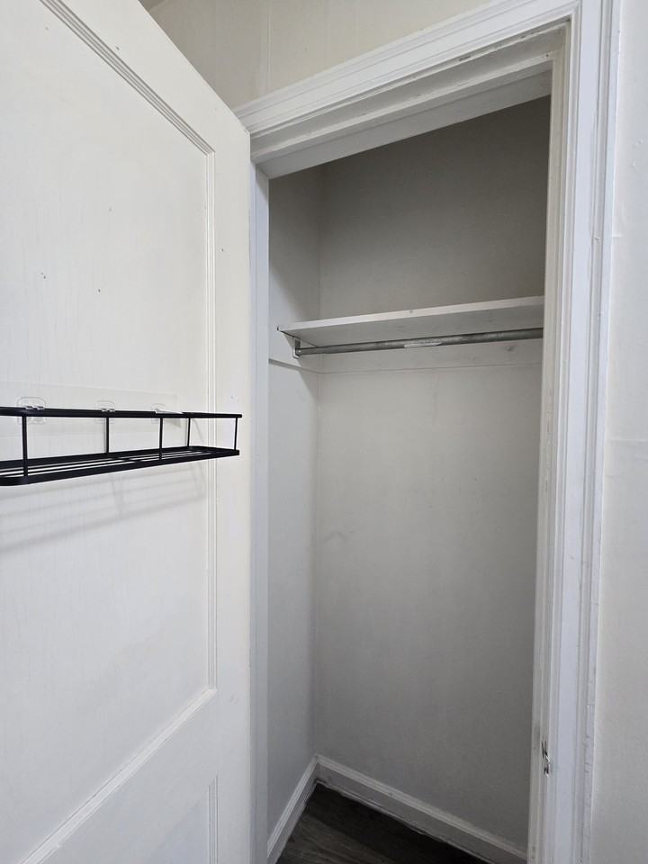 722 S Hunter St #1 - Photo 7 of 25