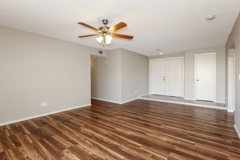 7102 W Palo Verde Ave - Photo 4 of 15