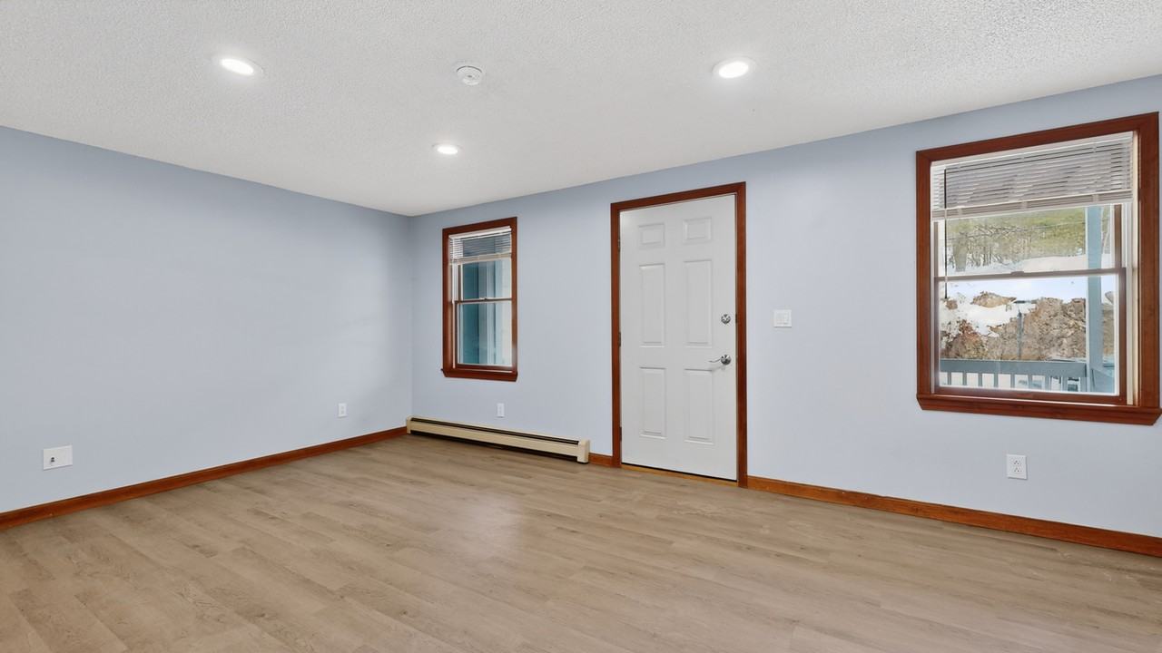 1 Ledgeview LaneApt #5 - Photo 3 of 30