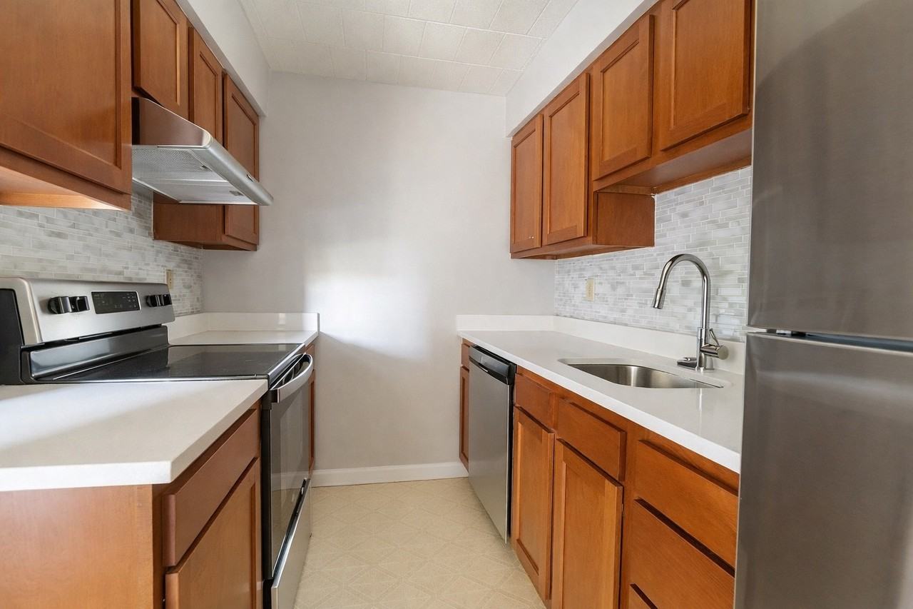 3950 3950 OLD WILLIAM PENN HIGHWAYAPT 542 #542