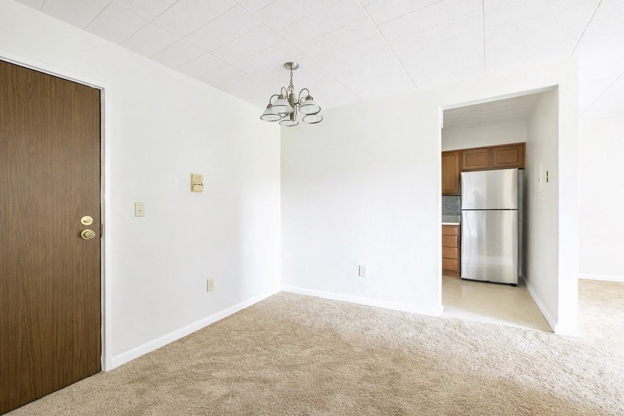 3950 3950 OLD WILLIAM PENN HIGHWAYAPT 542 #542 - Photo 4 of 13