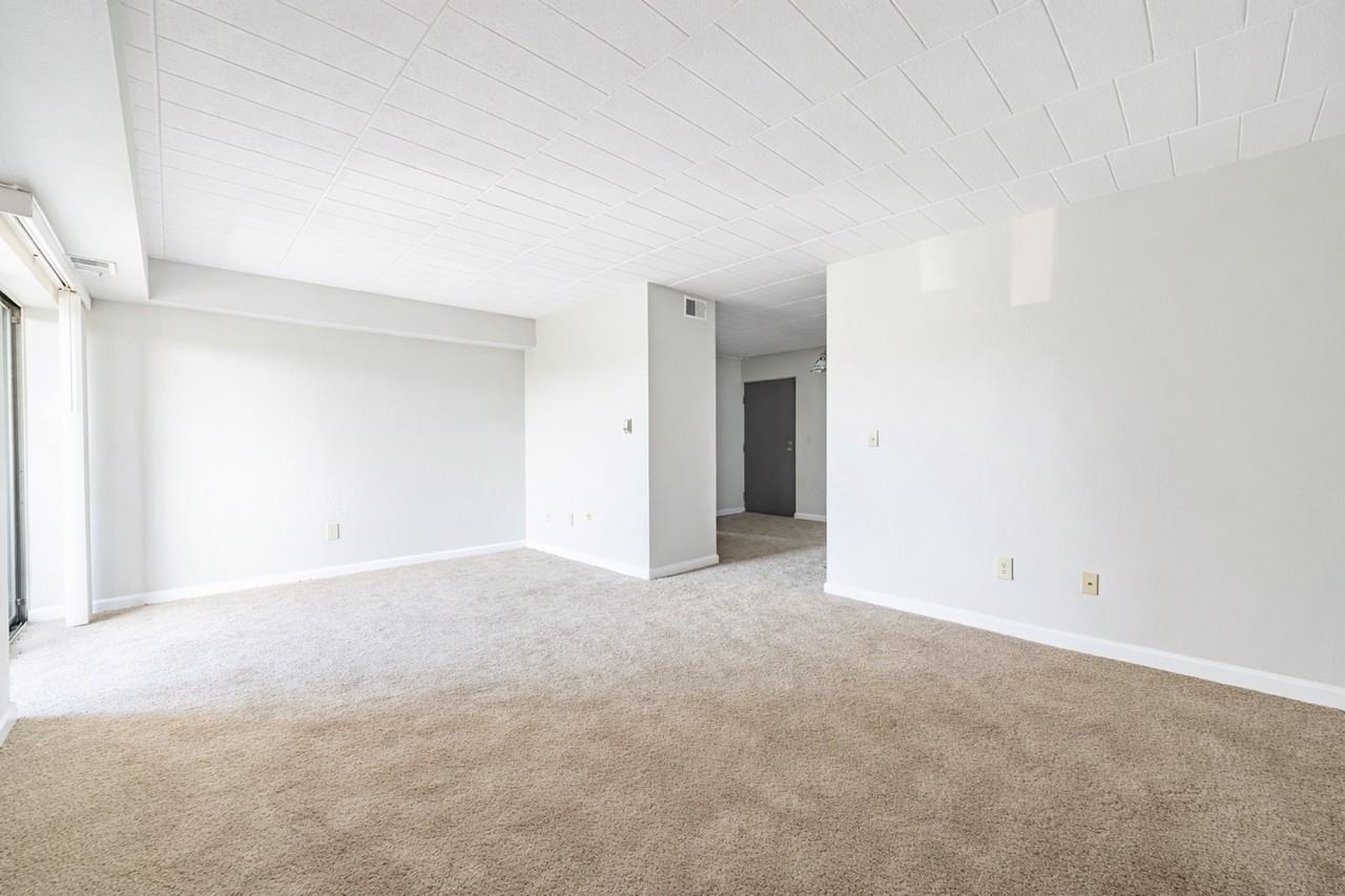 3950 3950 OLD WILLIAM PENN HIGHWAYAPT 542 #542 - Photo 5 of 13