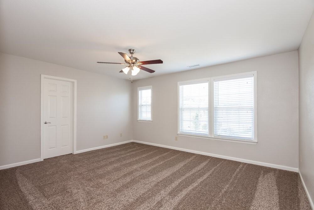 943 Littleton Dr - Photo 7 of 18