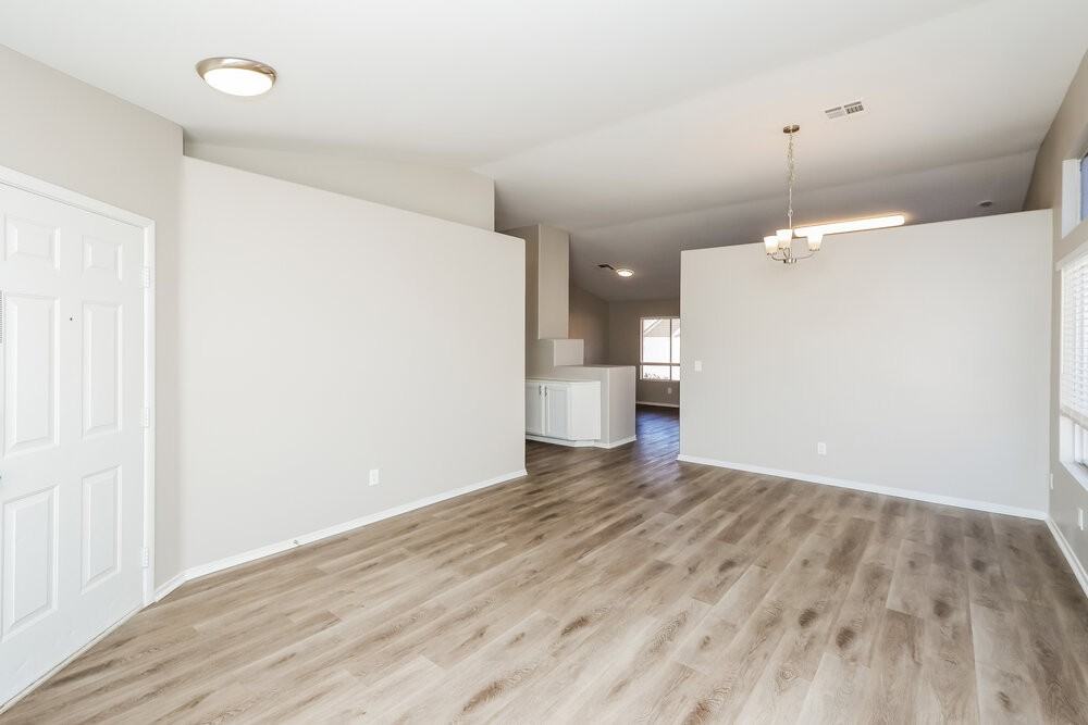 722 Cozy Canyon Dr - Photo 4 of 16