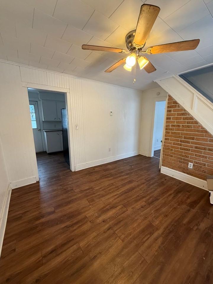 1817 Dickson Ave - Photo 3 of 20