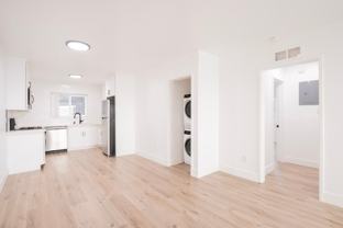 748 N Hudson Avenue - Photo 1 of 1