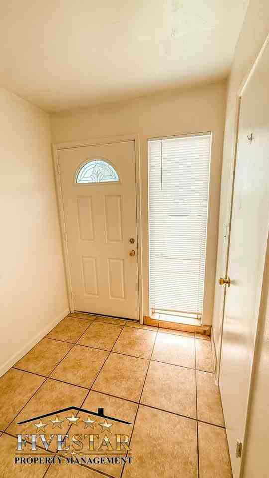 Apartment for Rent on 3311 Union Avenue - Photo 3 of 37