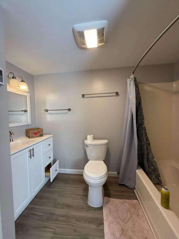 Oakhurst - Photo 4 of 9