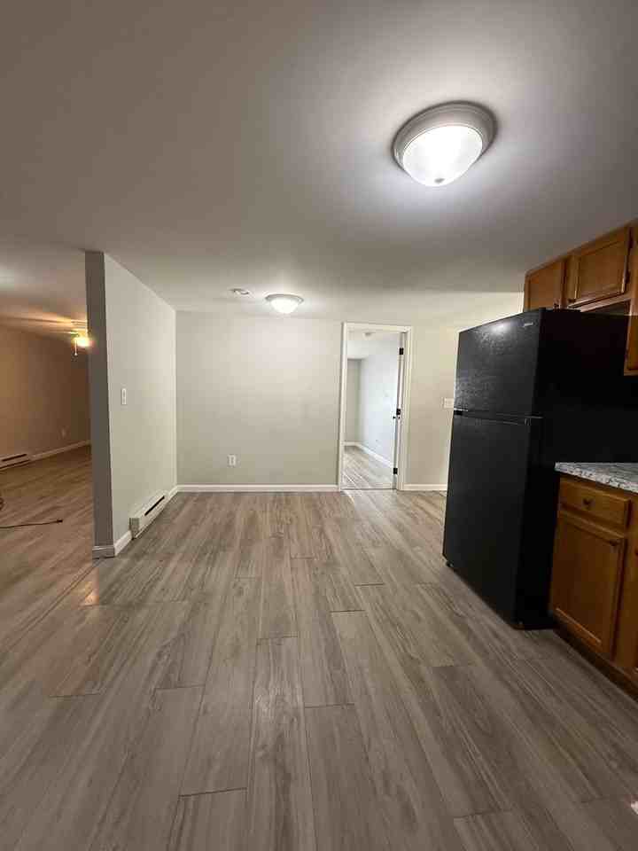 Oakhurst - Photo 7 of 9