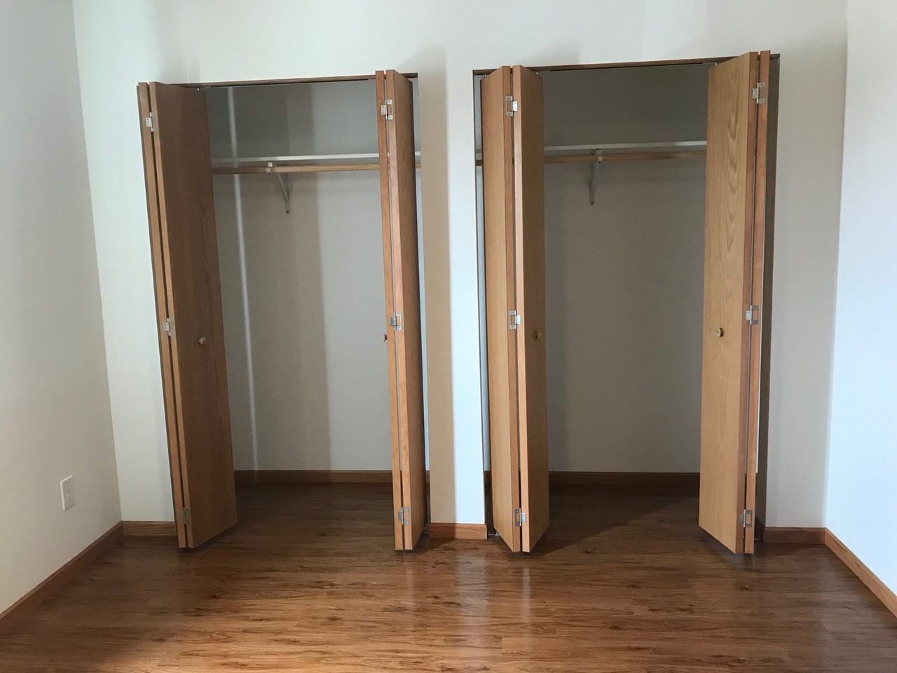 1875 W Pine St #505 - Photo 4 of 10