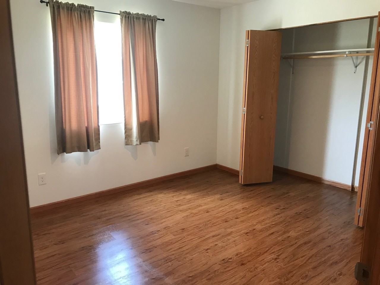 1875 W Pine St #505 - Photo 7 of 10