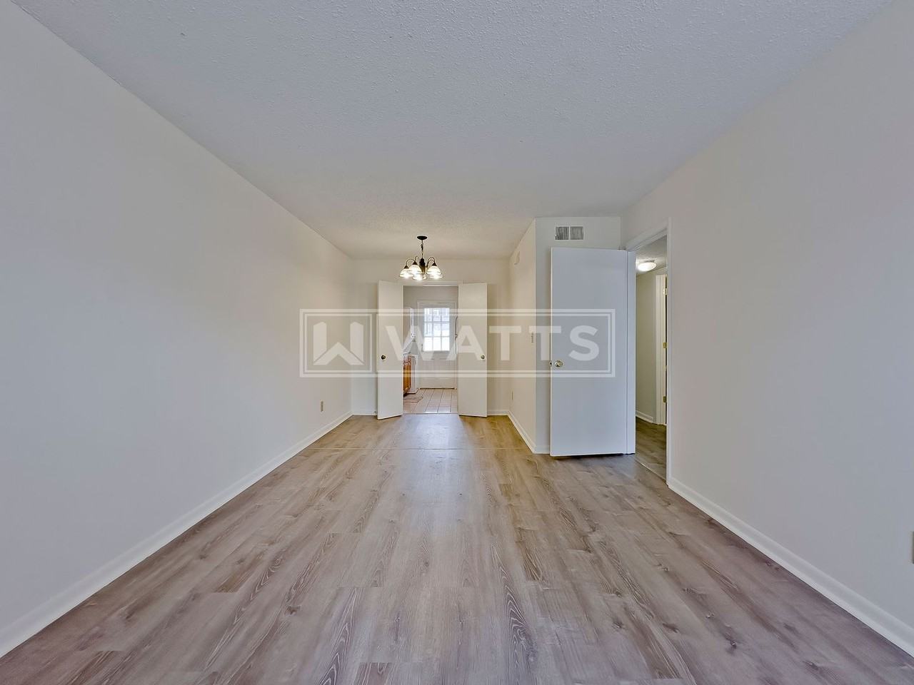 Savannah Square Apartments - Photo 5 of 15