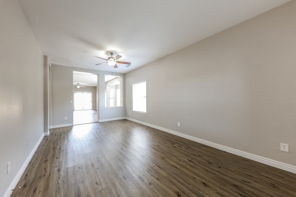 13758 W Port Royale Ln - Photo 3 of 16