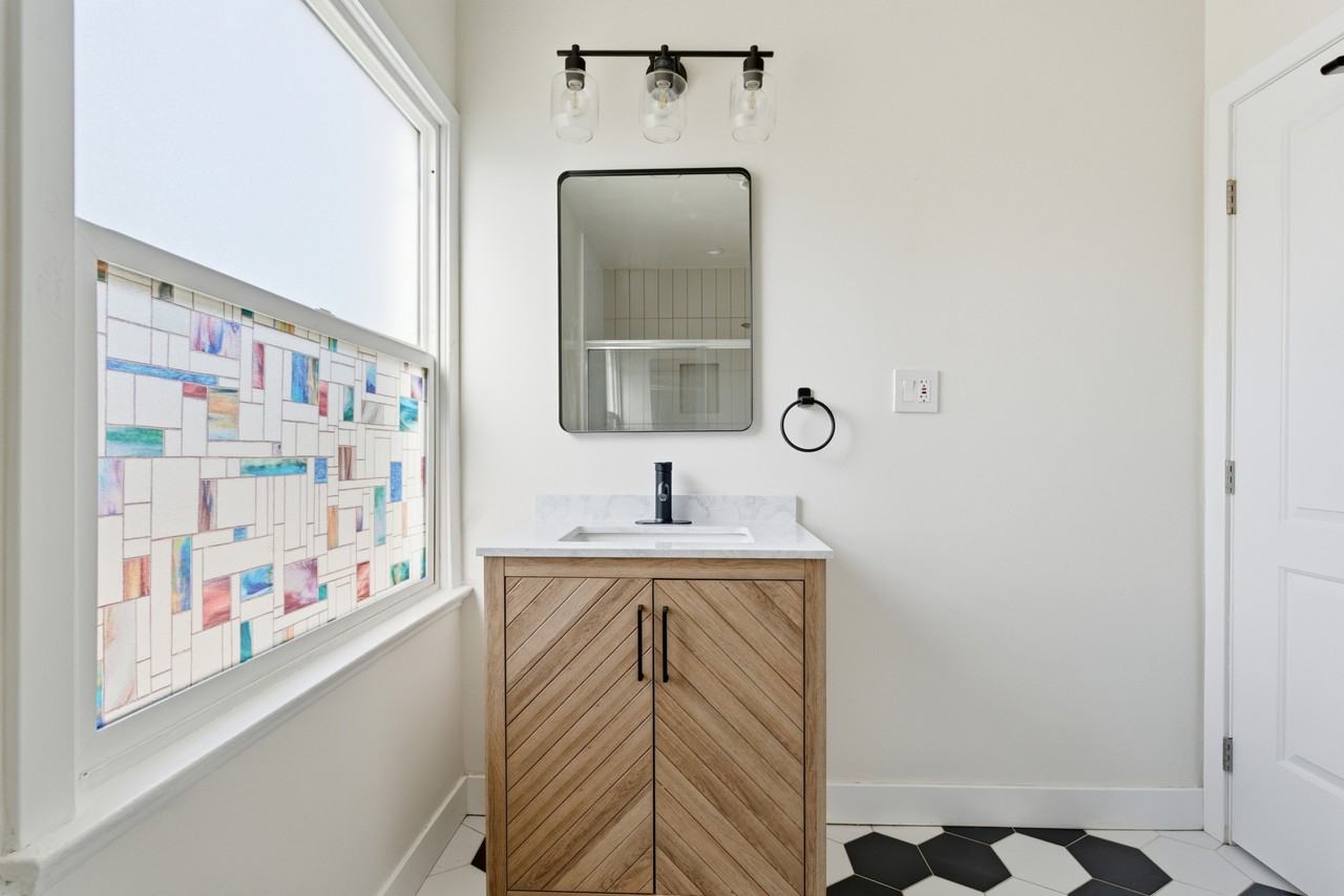 7227 Beck Avenue - 7227 1/2 #7227-1-2 - Photo 4 of 11