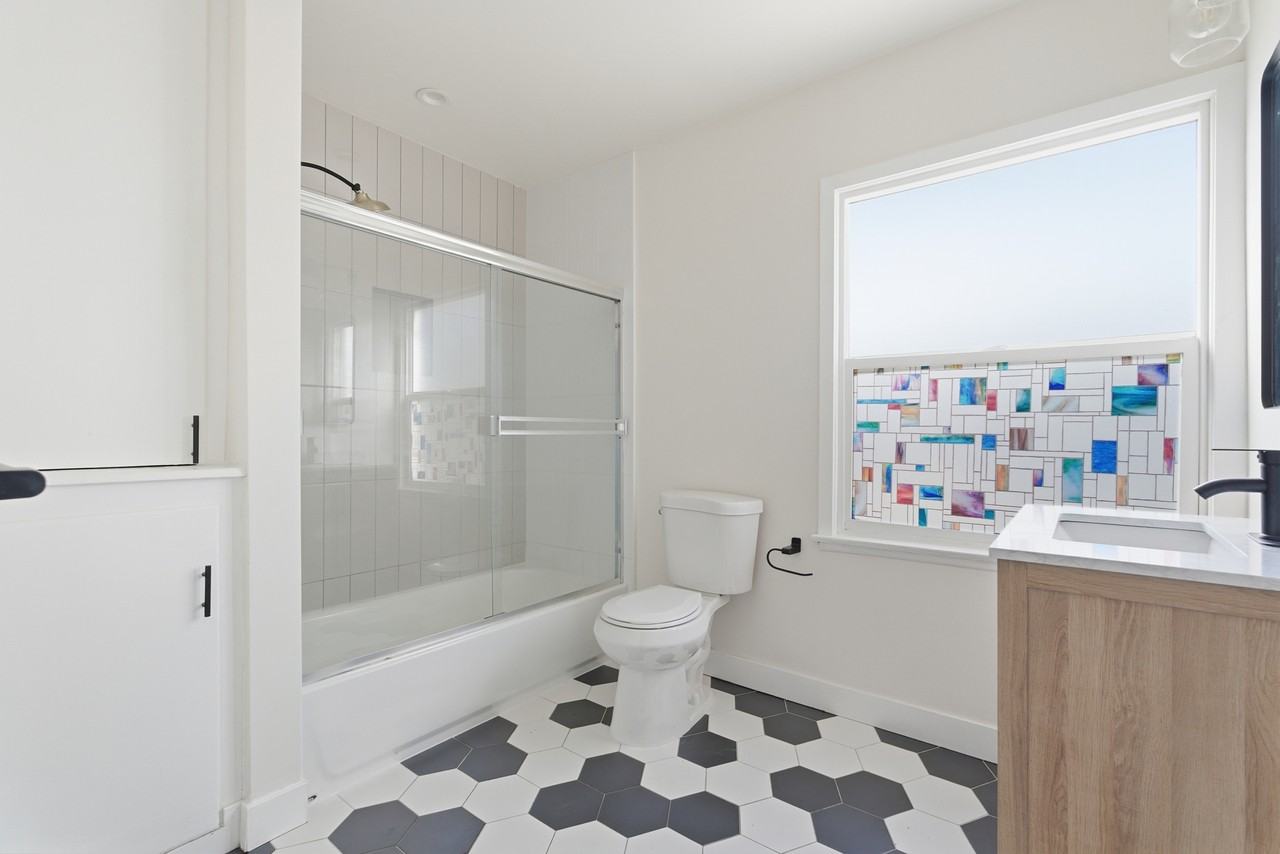 7227 Beck Avenue - 7227 1/2 #7227-1-2 - Photo 5 of 11