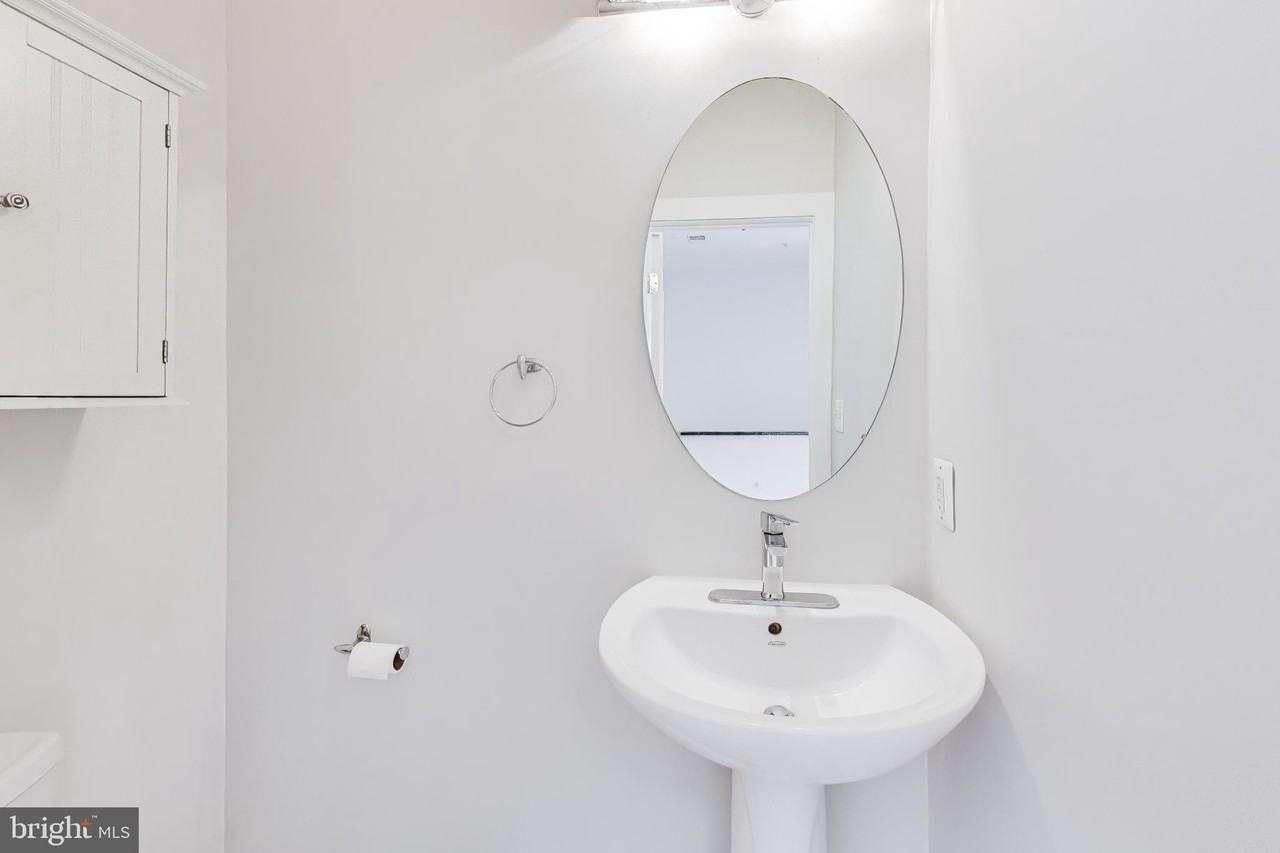 500 M St Nw Apt 3 #3 - Photo 7 of 24